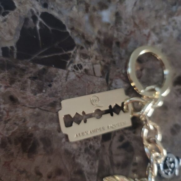 ALEXANDER MCQUEEN Keychain. Brand New. Gift Box included. - Picture 11 of 16
